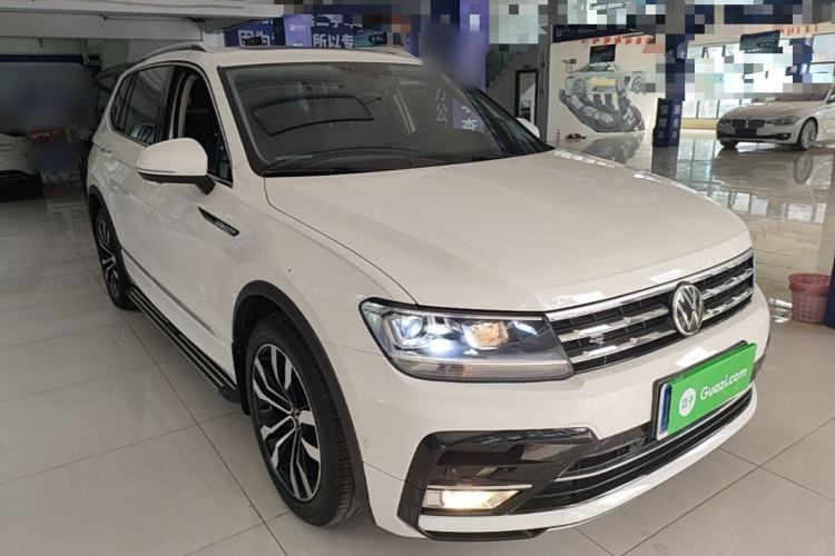 Used Volkswagen Tiguan L 2021 330TSI Automatic Two-Wheel Drive R-Line Enhanced Edition Front Right 45 Deg