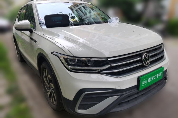 Used Volkswagen Tiguan L 2021 330TSI Automatic Two-Wheel Drive Smart Edition Front Right 45 Deg
