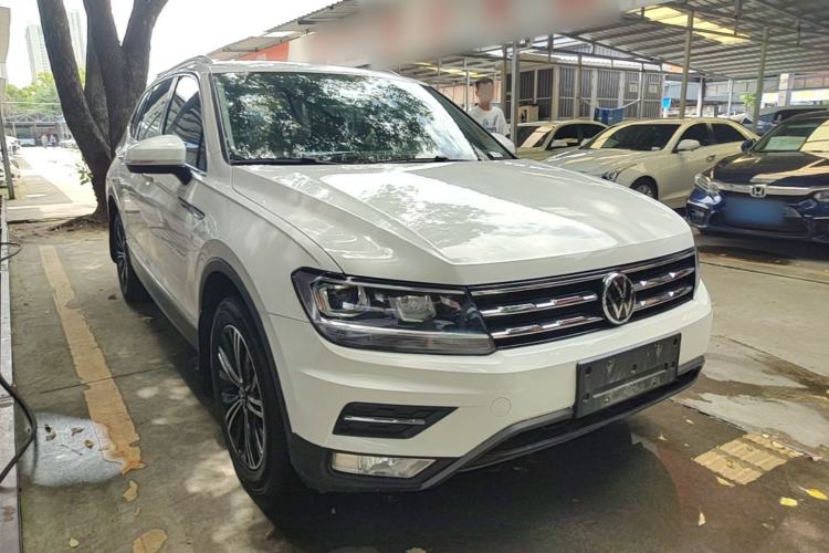 Used Volkswagen Tiguan L 2021 280TSI Automatic Two-Wheel Drive Smart Edition Front Right 45 Deg