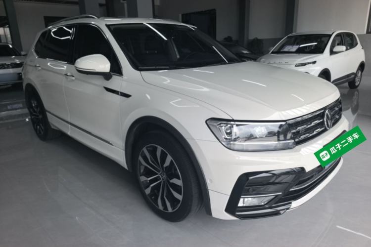 Used Volkswagen Tiguan L 2021 330TSI Automatic Two-Wheel Drive R-Line Enhanced Edition Front Right 45 Deg