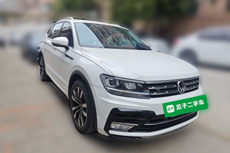 Used Volkswagen Tiguan L 2021 330TSI Automatic Two-Wheel Drive R-Line Enhanced Edition Front Right 45 Deg