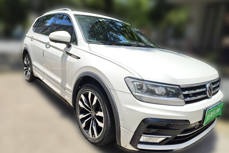 Used Volkswagen Tiguan L 2021 330TSI Automatic Two-Wheel Drive R-Line Enhanced Edition Front Right 45 Deg