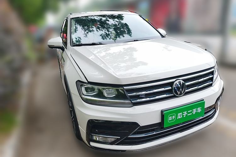 Used Volkswagen Tiguan L 2021 330TSI Automatic Two-Wheel Drive R-Line Enhanced Edition Front Right 45 Deg
