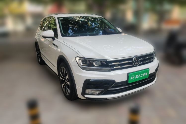 Used Volkswagen Tiguan L 2021 330TSI Automatic Two-Wheel Drive R-Line Enhanced Edition Front Right 45 Deg