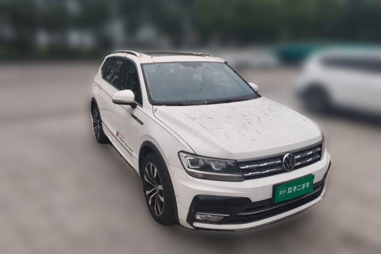 Used Volkswagen Tiguan L 2021 330TSI Automatic Two-Wheel Drive R-Line Enhanced Edition Front Right 45 Deg