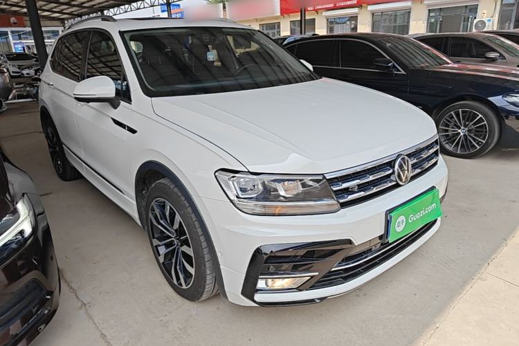 Used Volkswagen Tiguan L 2021 330TSI Automatic Two-Wheel Drive R-Line Enhanced Edition Front Right 45 Deg
