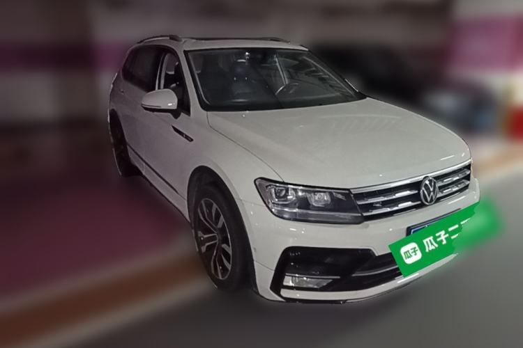 Used Volkswagen Tiguan L 2021 330TSI Automatic Two-Wheel Drive R-Line Enhanced Edition Front Right 45 Deg
