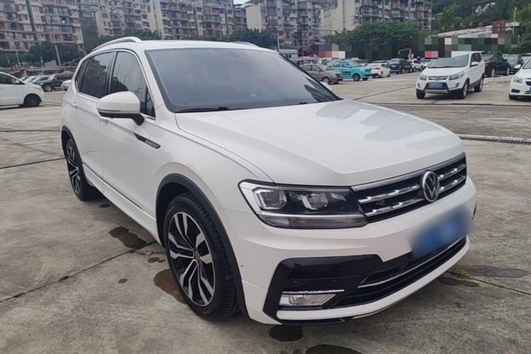 Used Volkswagen Tiguan L 2021 330TSI Automatic Two-Wheel Drive R-Line Enhanced Edition Front Right 45 Deg