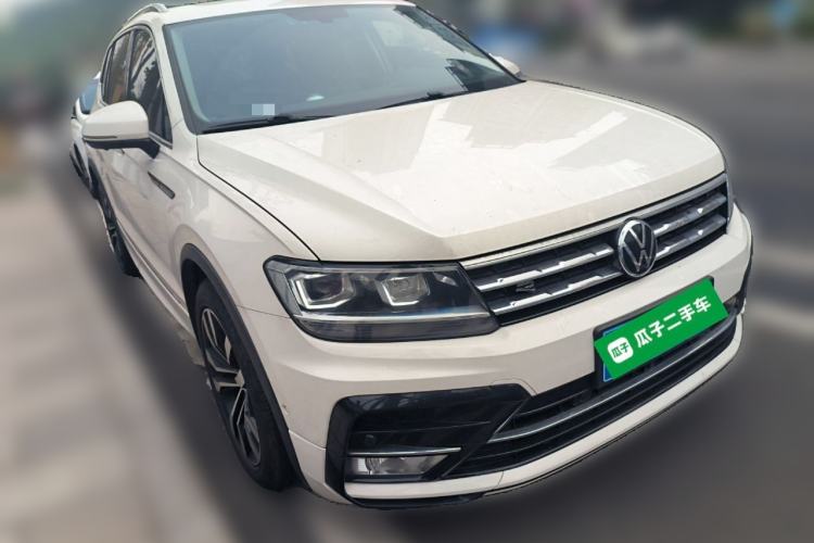 Used Volkswagen Tiguan L 2021 330TSI Automatic Two-Wheel Drive R-Line Enhanced Edition Front Right 45 Deg