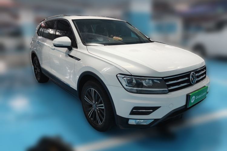Used Volkswagen Tiguan L 2021 330TSI Automatic Two-Wheel Drive Smart Edition Front Right 45 Deg