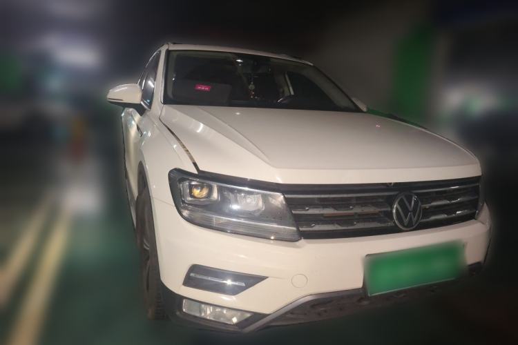 Used Volkswagen Tiguan L 2021 330TSI Automatic Two-Wheel Drive Smart Edition Front Right 45 Deg