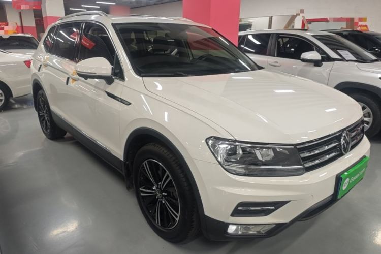 Used Volkswagen Tiguan L 2021 330TSI Automatic Two-Wheel Drive Smart Edition Front Right 45 Deg