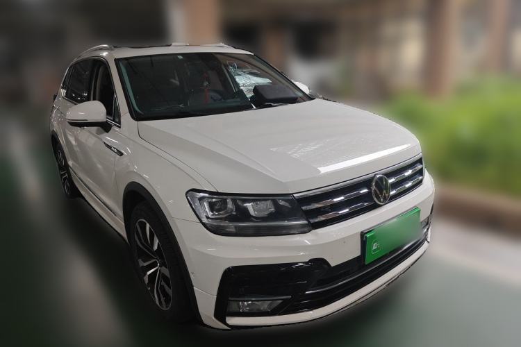 Used Volkswagen Tiguan L 2021 330TSI Automatic Two-Wheel Drive R-Line Enhanced Edition Front Right 45 Deg