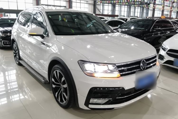 Used Volkswagen Tiguan L 2021 330TSI Automatic Two-Wheel Drive R-Line Enhanced Edition Front Right 45 Deg