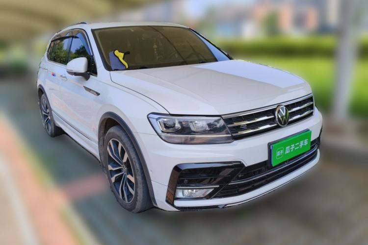 Used Volkswagen Tiguan L 2021 330TSI Automatic Two-Wheel Drive R-Line Enhanced Edition Front Right 45 Deg