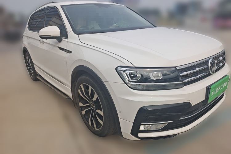 Used Volkswagen Tiguan L 2021 330TSI Automatic Two-Wheel Drive R-Line Enhanced Edition Front Right 45 Deg