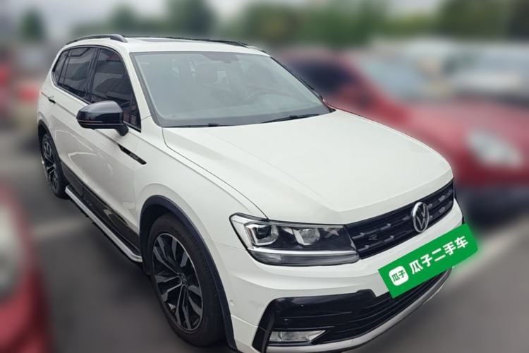Used Volkswagen Tiguan L 2021 330TSI Automatic Two-Wheel Drive R-Line Enhanced Edition Front Right 45 Deg