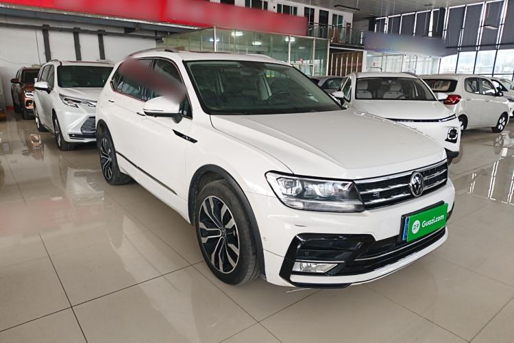 Used Volkswagen Tiguan L 2021 330TSI Automatic Two-Wheel Drive R-Line Enhanced Edition Front Right 45 Deg
