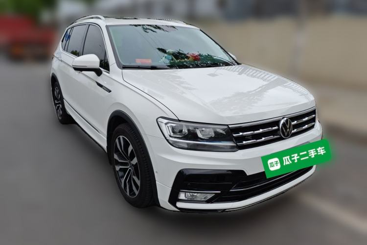 Used Volkswagen Tiguan L 2021 330TSI Automatic Two-Wheel Drive R-Line Enhanced Edition Front Right 45 Deg