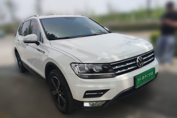 Used Volkswagen Tiguan L 2021 330TSI Automatic Two-Wheel Drive Smart Edition Front Right 45 Deg