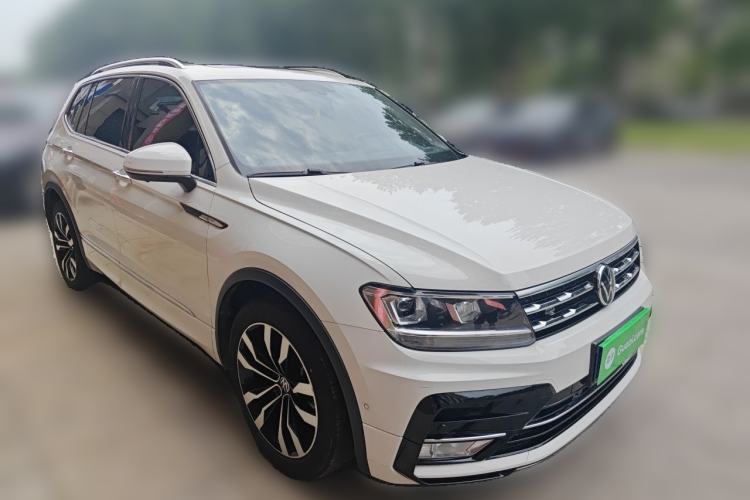 Used Volkswagen Tiguan L 2021 330TSI Automatic Two-Wheel Drive R-Line Enhanced Edition Front Right 45 Deg