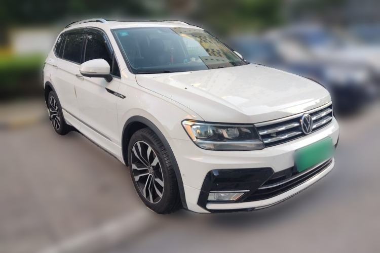 Used Volkswagen Tiguan L 2021 330TSI Automatic Two-Wheel Drive R-Line Enhanced Edition Front Right 45 Deg