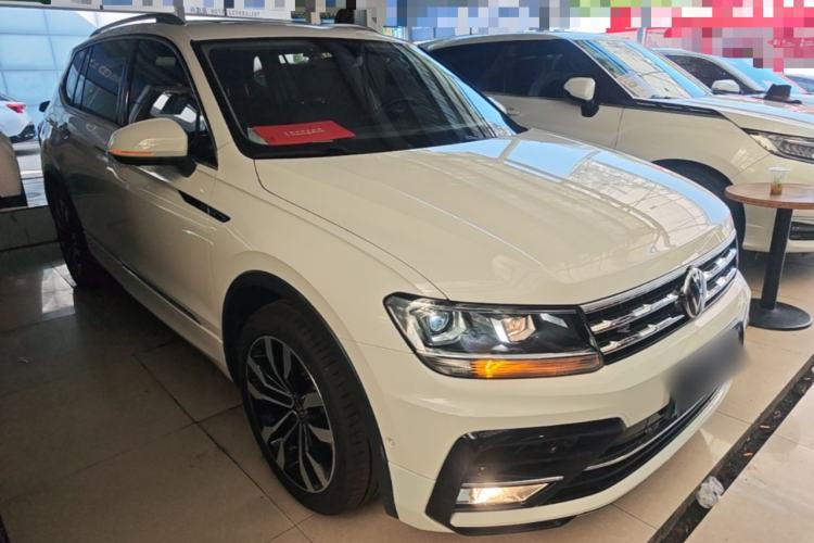 Used Volkswagen Tiguan L 2021 330TSI Automatic Two-Wheel Drive R-Line Enhanced Edition Front Right 45 Deg