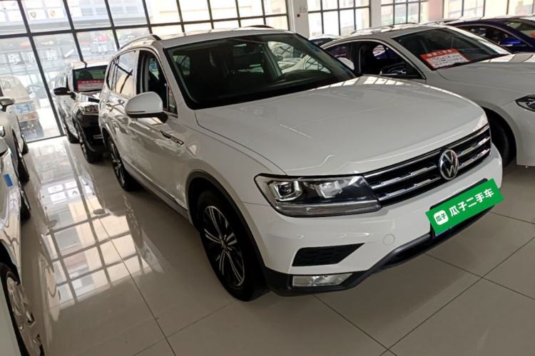 Used Volkswagen Tiguan L 2021 330TSI Automatic Two-Wheel Drive Comfort Edition Front Right 45 Deg