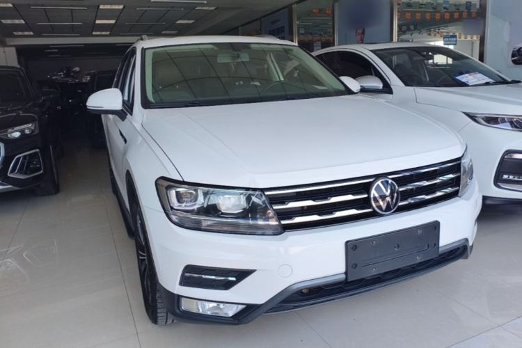 Used Volkswagen Tiguan L 2021 330TSI Automatic Two-Wheel Drive Smart Edition Front Right 45 Deg