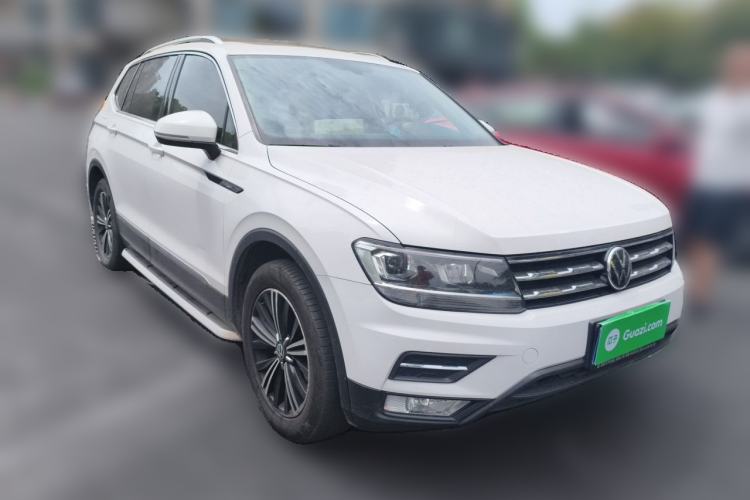 Used Volkswagen Tiguan L 2021 330TSI Automatic Two-Wheel Drive Smart Edition Front Right 45 Deg