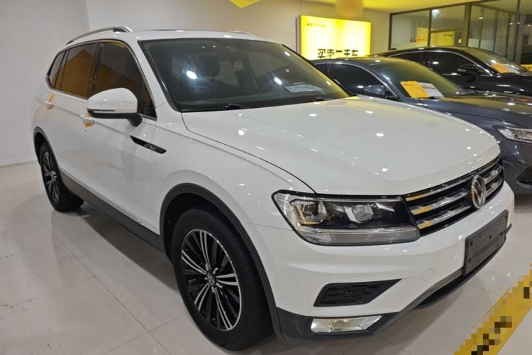 Used Volkswagen Tiguan L 2021 330TSI Automatic Two-Wheel Drive Smart Edition Front Right 45 Deg