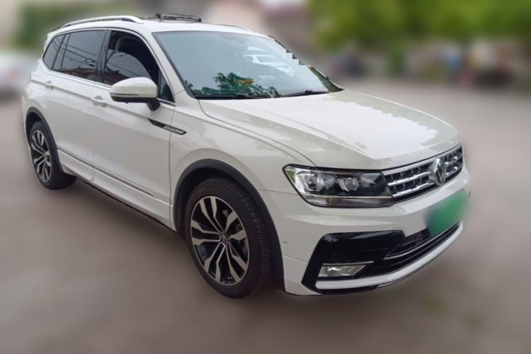 Used Volkswagen Tiguan L 2021 330TSI Automatic Two-Wheel Drive R-Line Enhanced Edition Front Right 45 Deg