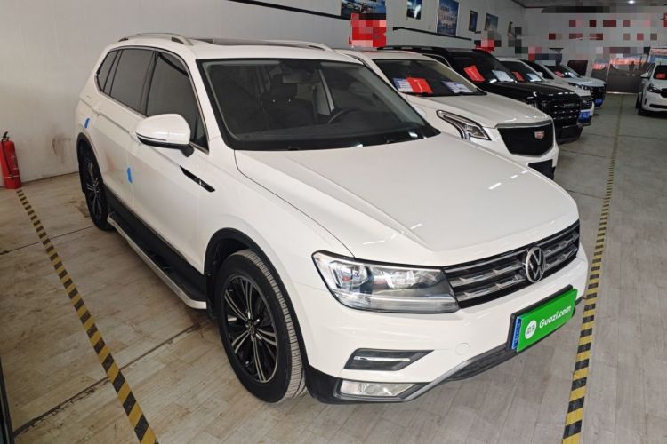 Used Volkswagen Tiguan L 2021 330TSI Automatic Two-Wheel Drive Smart Edition Front Right 45 Deg