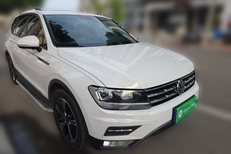 Used Volkswagen Tiguan L 2021 330TSI Automatic Two-Wheel Drive Smart Edition Front Right 45 Deg