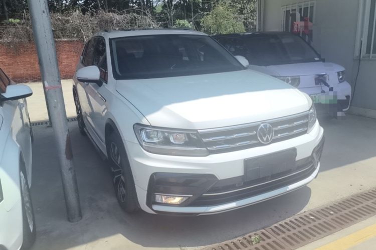 Used Volkswagen Tiguan L 2021 330TSI Automatic Two-Wheel Drive R-Line Enhanced Edition Front Right 45 Deg