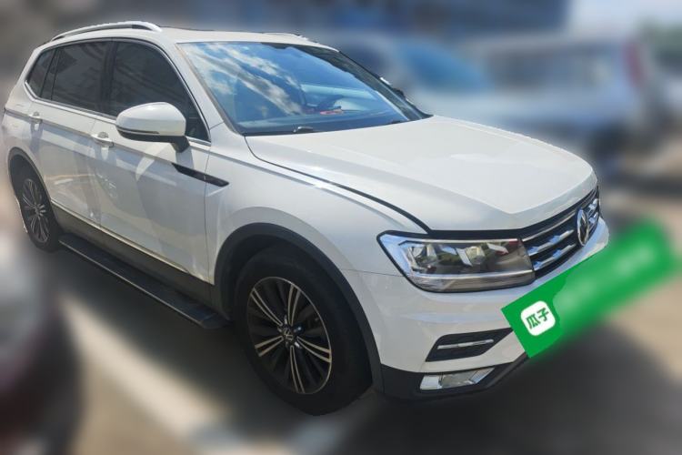 Used Volkswagen Tiguan L 2021 330TSI Automatic Two-Wheel Drive Smart Edition Front Right 45 Deg
