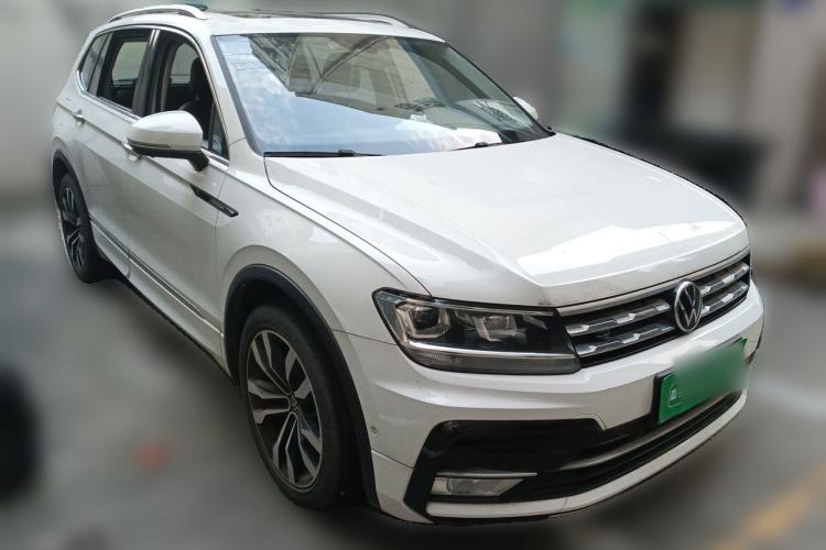 Used Volkswagen Tiguan L 2021 330TSI Automatic Two-Wheel Drive R-Line Enhanced Edition Front Right 45 Deg