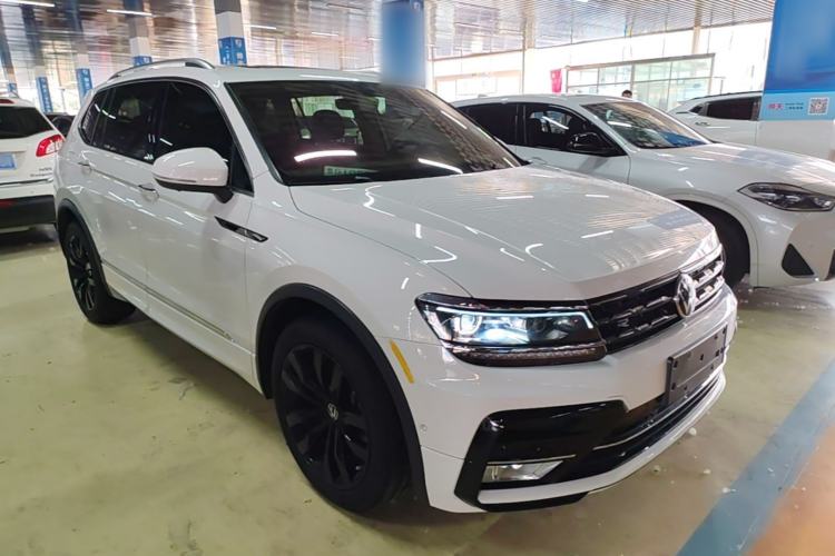 Used Volkswagen Tiguan L 2021 330TSI Automatic Two-Wheel Drive R-Line Enhanced Edition Front Right 45 Deg