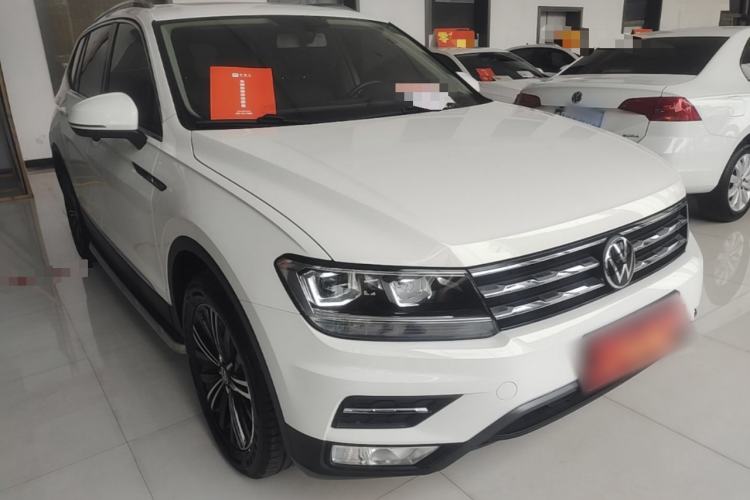 Used Volkswagen Tiguan L 2021 280TSI Automatic Two-Wheel Drive Smart Edition Front Right 45 Deg