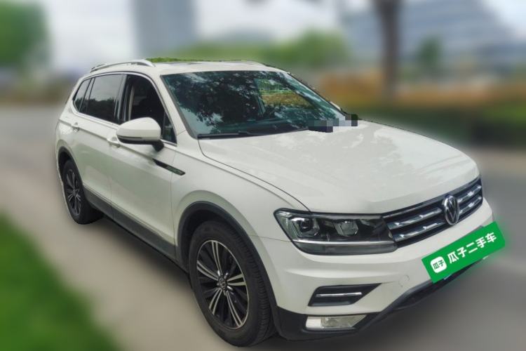 Used Volkswagen Tiguan L 2021 330TSI Automatic Two-Wheel Drive Smart Edition Front Right 45 Deg