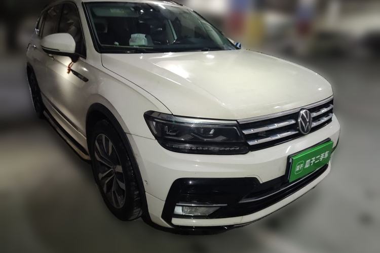 Used Volkswagen Tiguan L 2021 330TSI Automatic Two-Wheel Drive R-Line Enhanced Edition Front Right 45 Deg