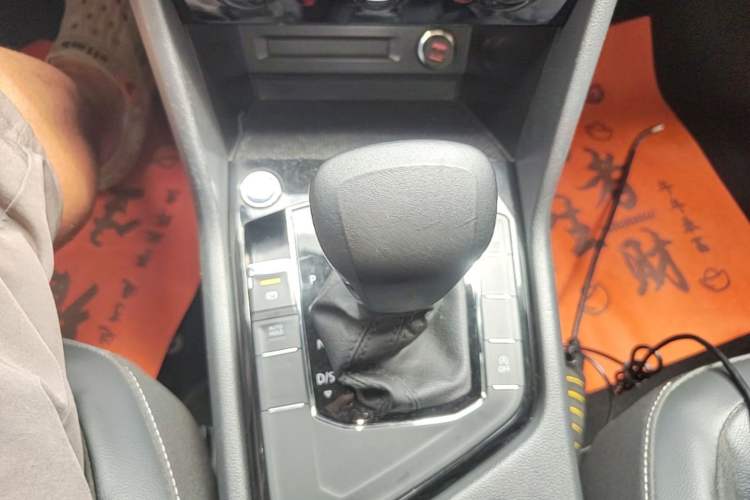 Used Volkswagen Tiguan L 2021 280TSI Automatic Two-Wheel Drive Smart Edition Gear Lever