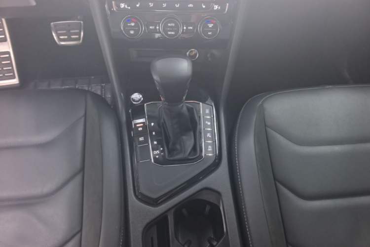 Used Volkswagen Tiguan L 2021 330TSI Automatic Two-Wheel Drive R-Line Enhanced Edition Gear Lever