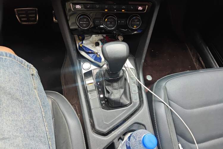 Used Volkswagen Tiguan L 2021 330TSI Automatic Two-Wheel Drive R-Line Enhanced Edition Gear Lever