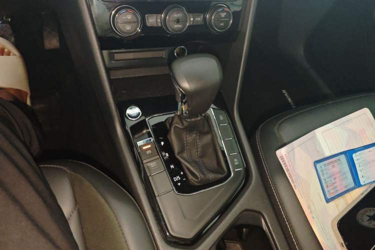 Used Volkswagen Tiguan L 2021 280TSI Automatic Two-Wheel Drive Smart Edition Gear Lever