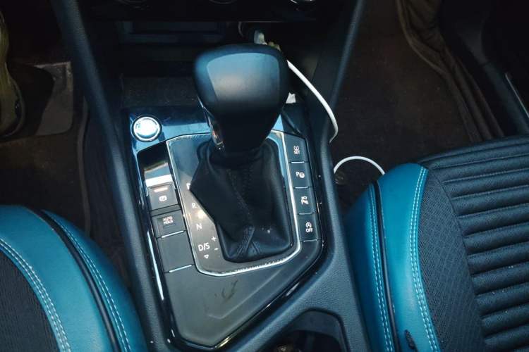 Used Volkswagen Tiguan L 2021 330TSI Automatic Two-Wheel Drive R-Line Enhanced Edition Gear Lever