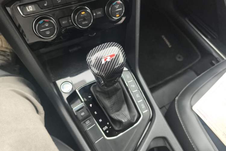 Used Volkswagen Tiguan L 2021 330TSI Automatic Two-Wheel Drive R-Line Enhanced Edition Gear Lever