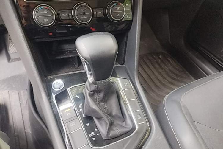 Used Volkswagen Tiguan L 2021 330TSI Automatic Two-Wheel Drive Smart Edition Gear Lever