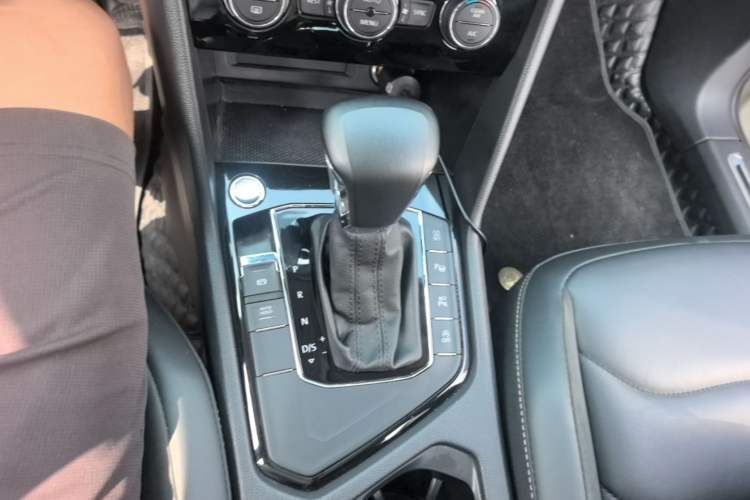Used Volkswagen Tiguan L 2021 330TSI Automatic Two-Wheel Drive R-Line Enhanced Edition Gear Lever
