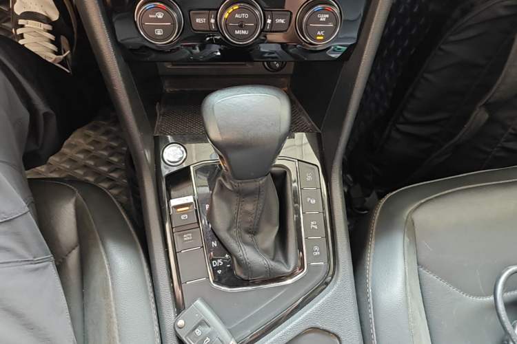 Used Volkswagen Tiguan L 2021 330TSI Automatic Two-Wheel Drive R-Line Enhanced Edition Gear Lever